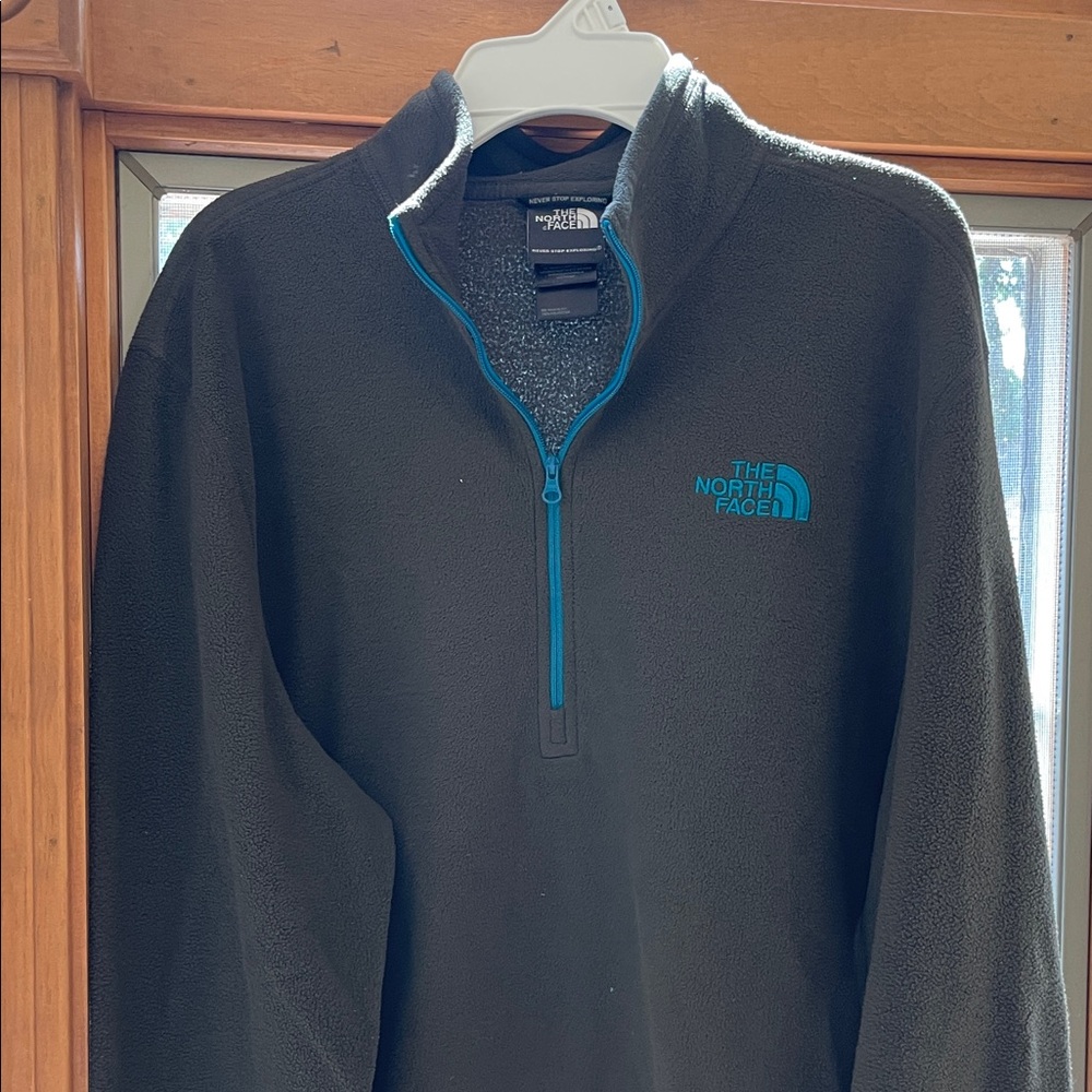 The North Face Men's Black and Blue Zip-Up Sweater